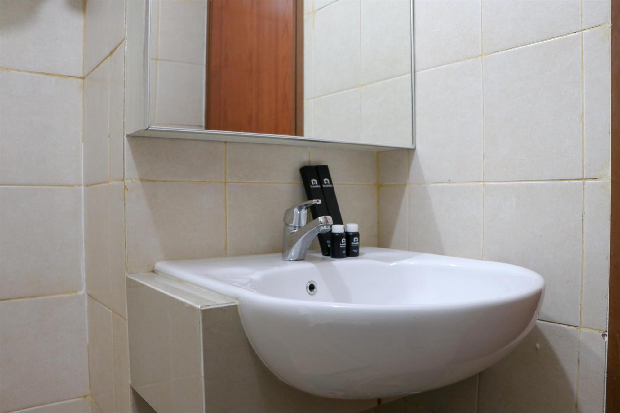 Comfort And Minimalist Studio At Maple Park Sunter Apartment By Travelio Jakarta Exterior foto